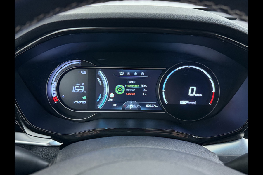 Kia e-Niro 204pk AUT. ExecutiveLine 64kWh SOH 100% Fase 3 Warmtepomp Leder Elek.Stoel+Memory JBL®-Audio Navi Ecc Camera Apple Carplay Andro Stoelverwarming+Koeling Stuurverwarming Lmv Privacy Glas DAB Vess Lane Assist Blind Spot Origineel Nederlandse Auto Dealeronderhouden
