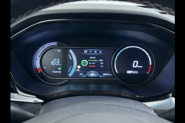 Kia e-Niro 204pk AUT. ExecutiveLine 64kWh SOH 100% Fase 3 Warmtepomp Leder Elek.Stoel+Memory JBL®-Audio Navi Ecc Camera Apple Carplay Andro Stoelverwarming+Koeling Stuurverwarming Lmv Privacy Glas DAB Vess Lane Assist Blind Spot Origineel Nederlandse Auto Dealeronderhouden