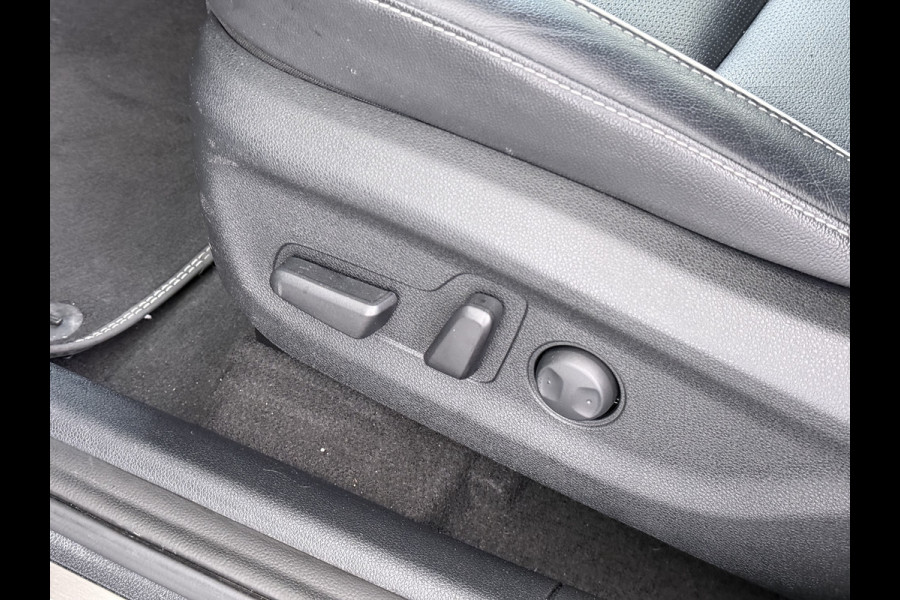 Kia e-Niro 204pk AUT. ExecutiveLine 64kWh SOH 100% Fase 3 Warmtepomp Leder Elek.Stoel+Memory JBL®-Audio Navi Ecc Camera Apple Carplay Andro Stoelverwarming+Koeling Stuurverwarming Lmv Privacy Glas DAB Vess Lane Assist Blind Spot Origineel Nederlandse Auto Dealeronderhouden