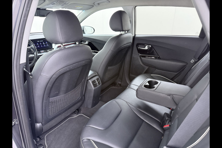 Kia e-Niro 204pk AUT. ExecutiveLine 64kWh SOH 100% Fase 3 Warmtepomp Leder Elek.Stoel+Memory JBL®-Audio Navi Ecc Camera Apple Carplay Andro Stoelverwarming+Koeling Stuurverwarming Lmv Privacy Glas DAB Vess Lane Assist Blind Spot Origineel Nederlandse Auto Dealeronderhouden
