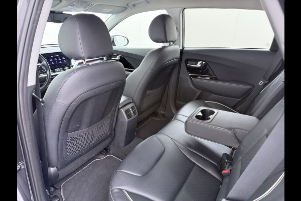 Kia e-Niro 204pk AUT. ExecutiveLine 64kWh SOH 100% Fase 3 Warmtepomp Leder Elek.Stoel+Memory JBL®-Audio Navi Ecc Camera Apple Carplay Andro Stoelverwarming+Koeling Stuurverwarming Lmv Privacy Glas DAB Vess Lane Assist Blind Spot Origineel Nederlandse Auto Dealeronderhouden