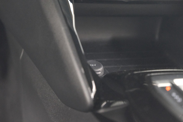 Peugeot 2008 Hybrid 136 e-DCS6 Allure | 360 Camera | Adaptieve Cruise Control | Dodehoekdetectie | Navigatie