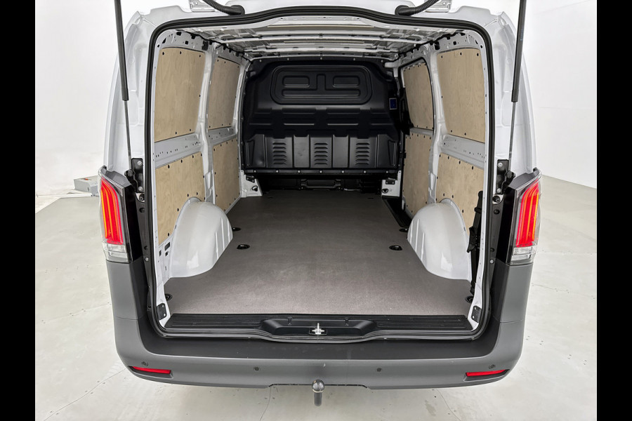 Mercedes-Benz Vito 116 CDI L2 Pro Trekhaak 2500kg Parkeerpakket Betimmering Navigatie Carplay