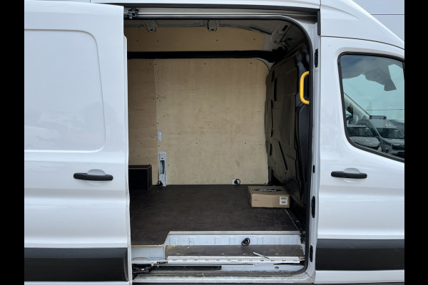 Ford E-Transit 68kWh 184PK L2H3 317km WLTP 97,4% (SOH) BEV Snelladen Camera Cruise control Climate control Carplay Navigatie Laadkabel Parkeersensoren V+A