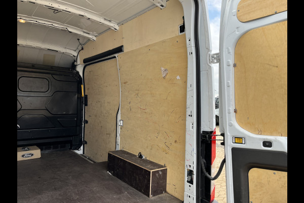 Ford E-Transit 68kWh 184PK L2H3 317km WLTP 97,4% (SOH) BEV Snelladen Camera Cruise control Climate control Carplay Navigatie Laadkabel Parkeersensoren V+A