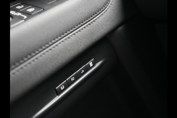 Land Rover Range Rover Evoque P300e AWD S PHEV 309pk Dealer O.H. | Trekhaak Afn. | Adaptive Cruise | 360 Camera | Lederen Comfortstoelen Memory & Verwarmd | Keyless | Blis | Stuur Verwarmd | Apple Carplay | Navigatie | DAB |