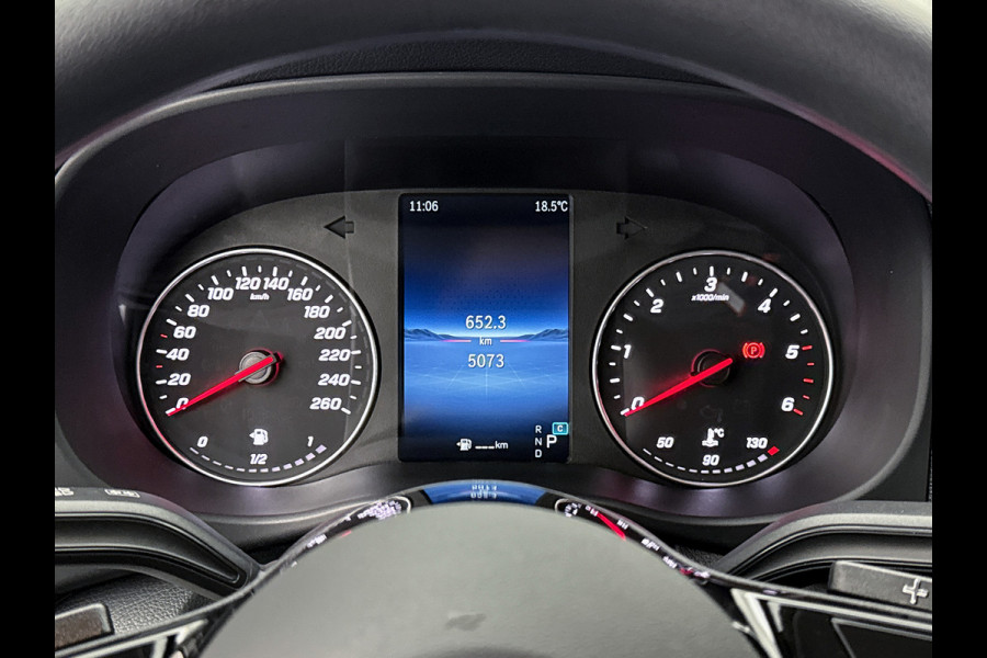 Mercedes-Benz Vito 116 CDI L2 Pro Trekhaak 2500kg Parkeerpakket Betimmering Navigatie Carplay
