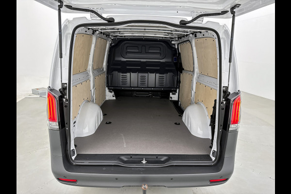 Mercedes-Benz Vito 116 CDI L2 Pro Trekhaak 2500kg Parkeerpakket Betimmering Navigatie Carplay