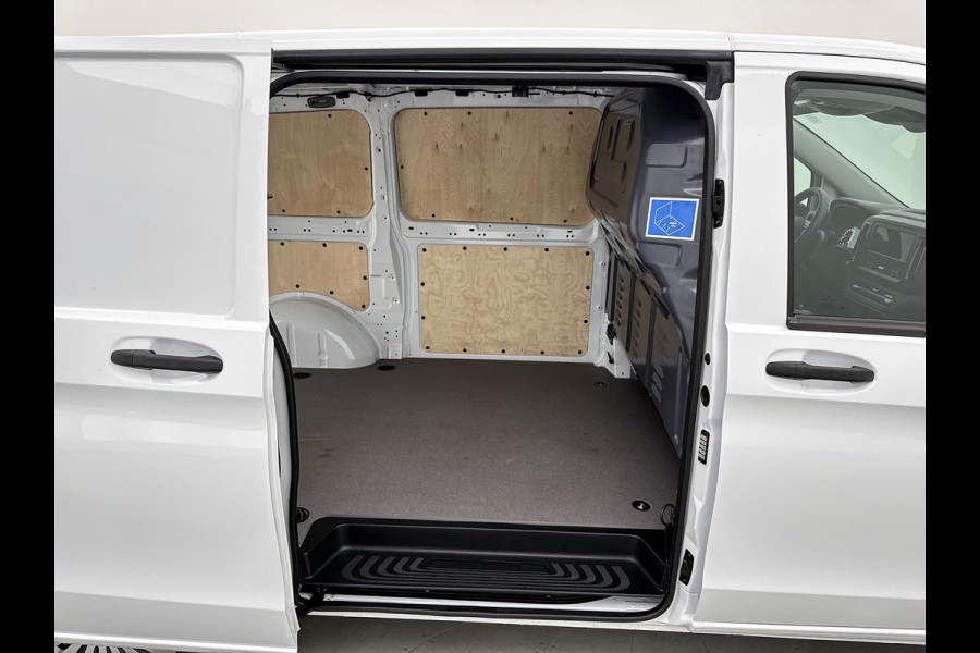Mercedes-Benz Vito 116 CDI L2 Pro Trekhaak 2500kg Parkeerpakket Betimmering Navigatie Carplay