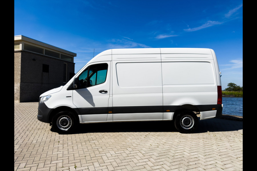 Mercedes-Benz eSprinter 314 L2 Pro 56kWh | 270° openslaande achterdeuren | Achteruitrijcamera | Snel laden |