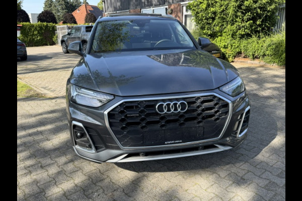 Audi Q5 50 TFSI e Quattro, S-Line,Panorama,Virtueel,Leder Alcantara,Adap Cruisecontrol,