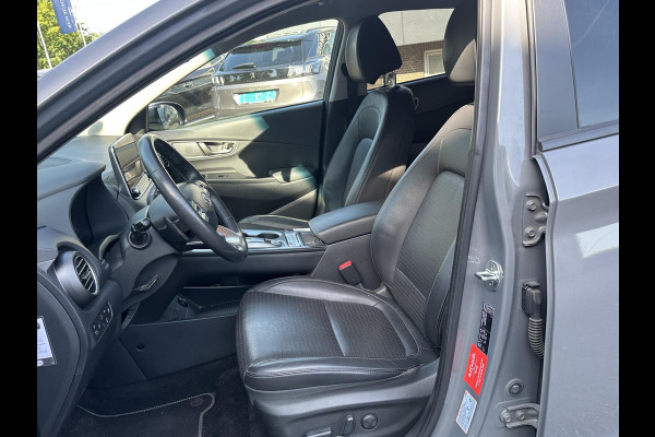 Hyundai Kona EV Premium 64 kWh SOH 97% | 12 MND BOVAG GARANTIE | STOEL/STUURVERWARMING | ELEK. STOELEN | DODEHOEK | KEYLESS | ACHTERUITRIJ CAMERA | HEAD UP | ADAP. CRUISE |