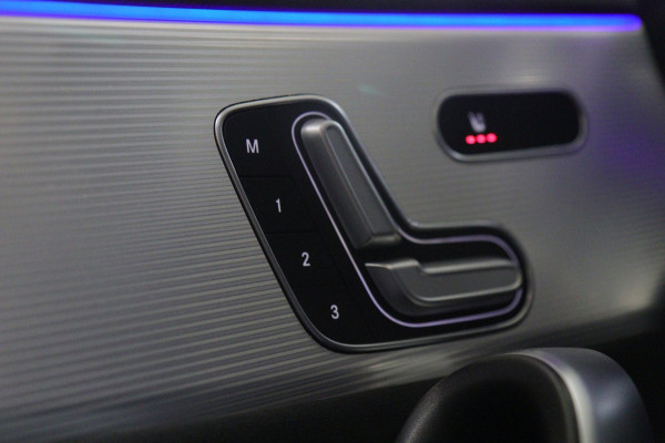 Mercedes-Benz CLA-Klasse 250 e AMG Line PANO/CARPLAY/HUD/ACC/BLINDSPOT/VOL