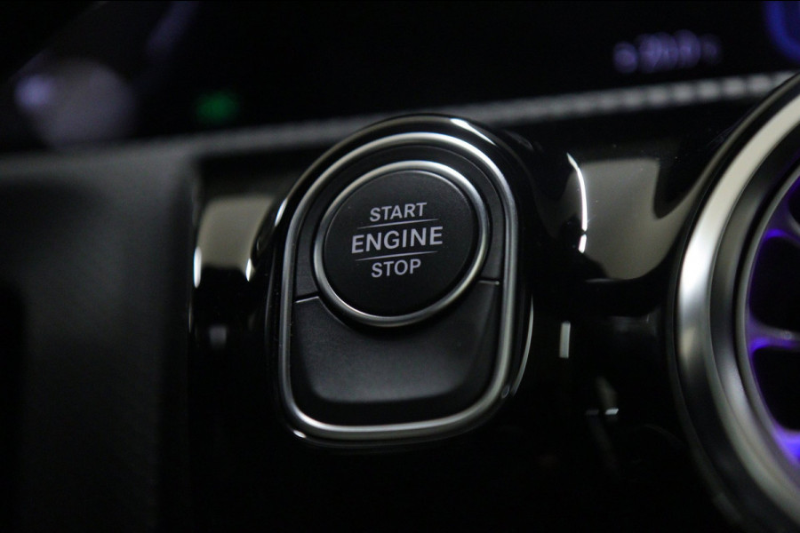 Mercedes-Benz CLA-Klasse 250 e AMG Line PANO/CARPLAY/HUD/ACC/BLINDSPOT/VOL