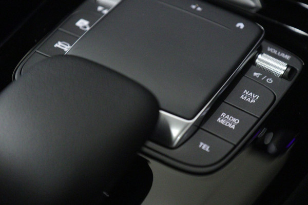 Mercedes-Benz CLA-Klasse 250 e AMG Line PANO/CARPLAY/HUD/ACC/BLINDSPOT/VOL