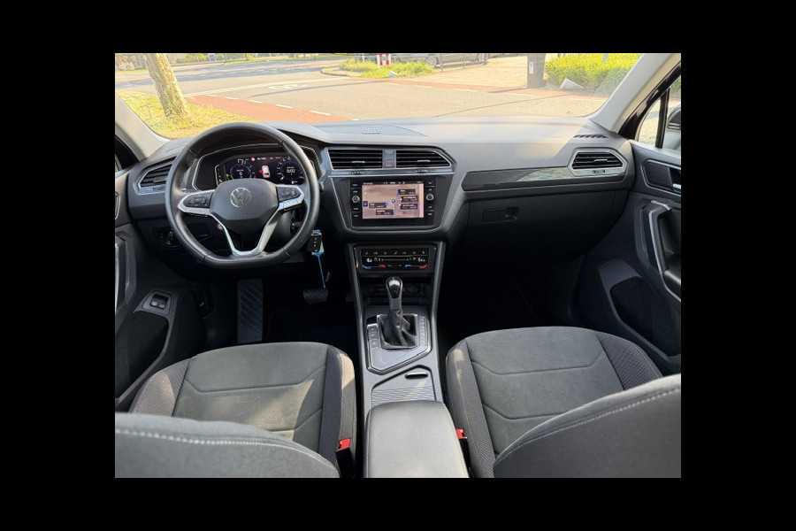 Volkswagen Tiguan 1.4 TSI eHybrid Elegance Business+,Navigatie-Camera,Elec trekhaak,Stoel/stuurverwarming,Park-control,