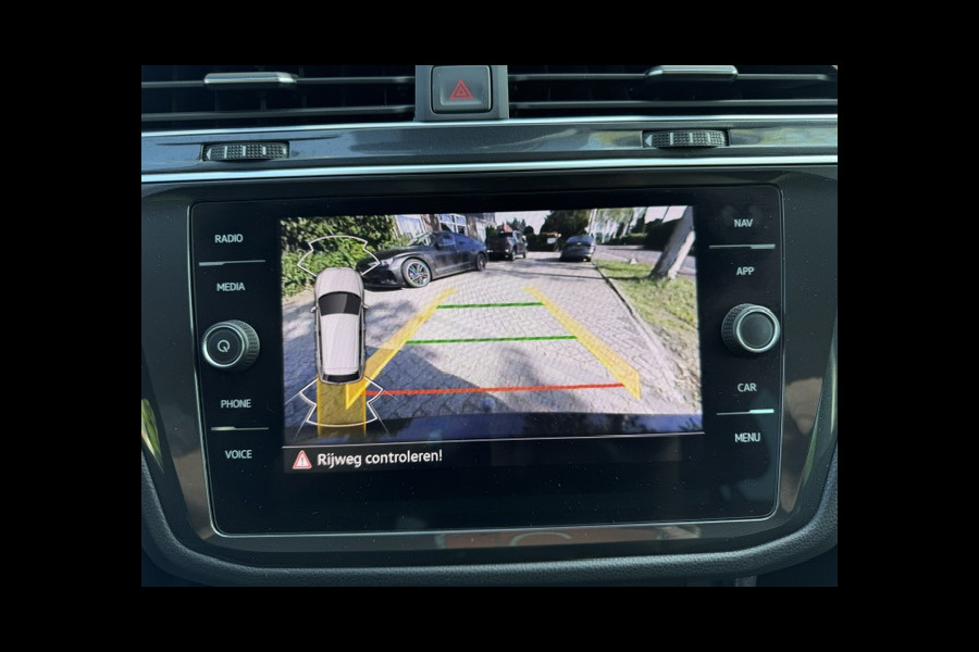 Volkswagen Tiguan 1.4 TSI eHybrid Elegance Business+,Navigatie-Camera,Elec trekhaak,Stoel/stuurverwarming,Park-control,
