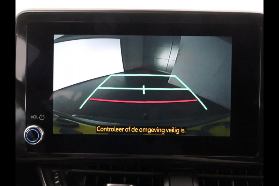 Toyota C-HR 1.8 HYBRID BI-TONE LUXERY LINE GARANTIE 5-2032 TREKHAAK. 4 SEIZOENEN BANDEN.NAVIGATIE. STUUR EN STOELVERWARMING. HALF LEDER