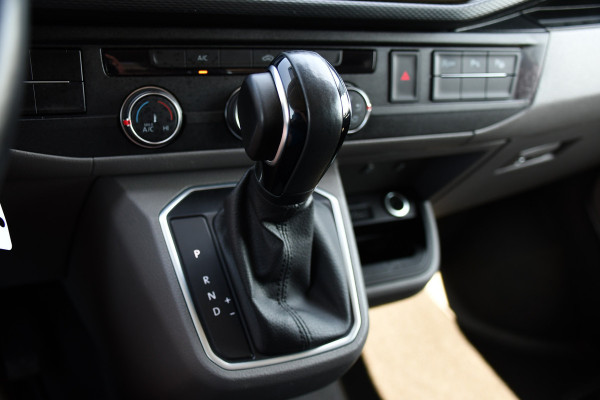 Volkswagen Transporter 2.0 TDI L2H1 30 Bulli Virtual, Adaptieve Cruise, Carplay, LED, 150pk, Automaat, Zelf inparkeren, Multimedia, Uniek!