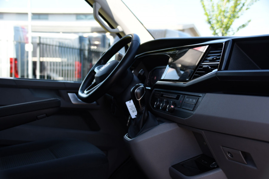 Volkswagen Transporter 2.0 TDI L2H1 30 Bulli Virtual, Adaptieve Cruise, Carplay, LED, 150pk, Automaat, Zelf inparkeren, Multimedia, Uniek!
