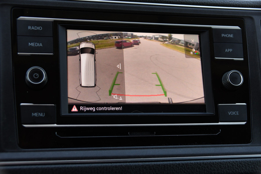 Volkswagen Crafter 35 2.0 TDI L3H2 Highline Black Edition Cruise, Carplay, Camera, LED, 177pk, Automaat, Stuurverwarming, Stoelverwarming, Uniek!