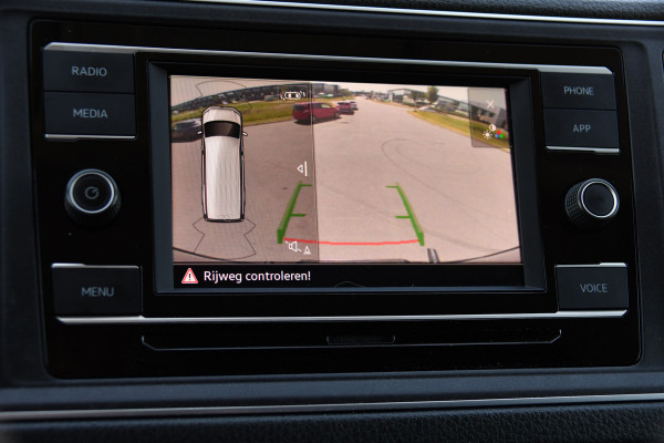 Volkswagen Crafter 35 2.0 TDI L3H2 Highline Black Edition Cruise, Carplay, Camera, LED, 177pk, Automaat, Stuurverwarming, Stoelverwarming, Uniek!