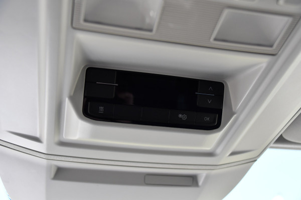 Volkswagen Crafter 35 2.0 TDI L3H2 Highline Black Edition Cruise, Carplay, Camera, LED, 177pk, Automaat, Stuurverwarming, Stoelverwarming, Uniek!