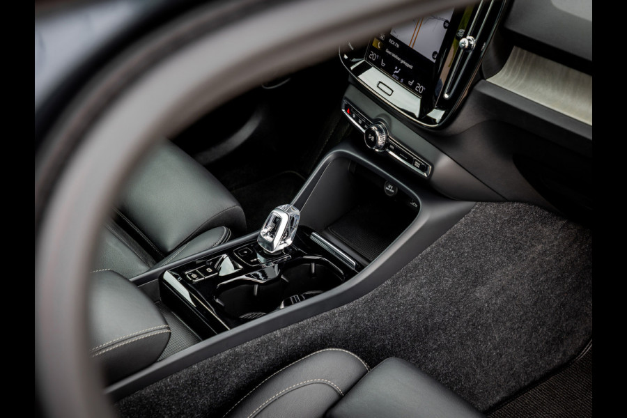 Volvo XC40 1.5 T5 Recharge Inscription | Panoramadak | Adaptive Cruise Control | Leder