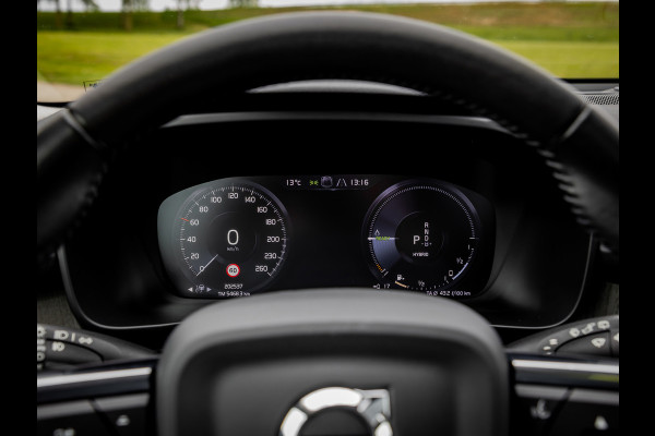 Volvo XC40 1.5 T5 Recharge Inscription | Panoramadak | Adaptive Cruise Control | Leder