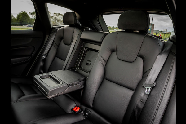 Volvo XC60 2.0 T5 AWD Inscription | Panoramadak | Trekhaak | Luchtvering