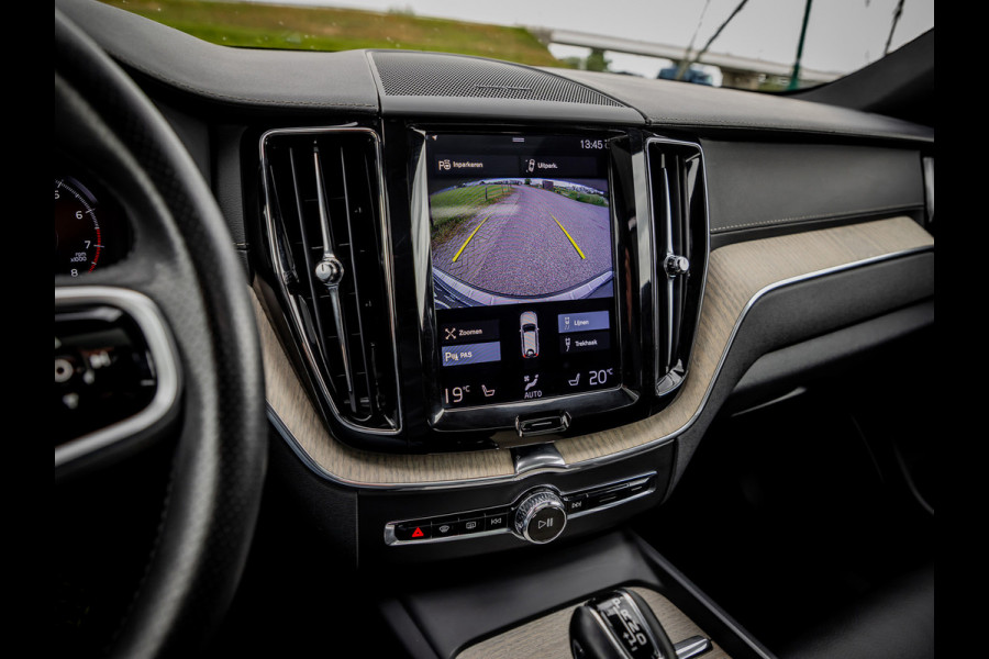 Volvo XC60 2.0 T5 AWD Inscription | Panoramadak | Trekhaak | Luchtvering