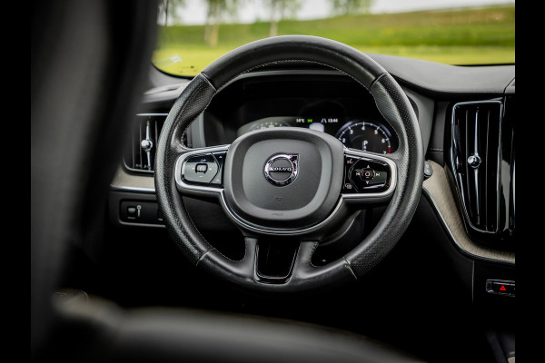 Volvo XC60 2.0 T5 AWD Inscription | Panoramadak | Trekhaak | Luchtvering