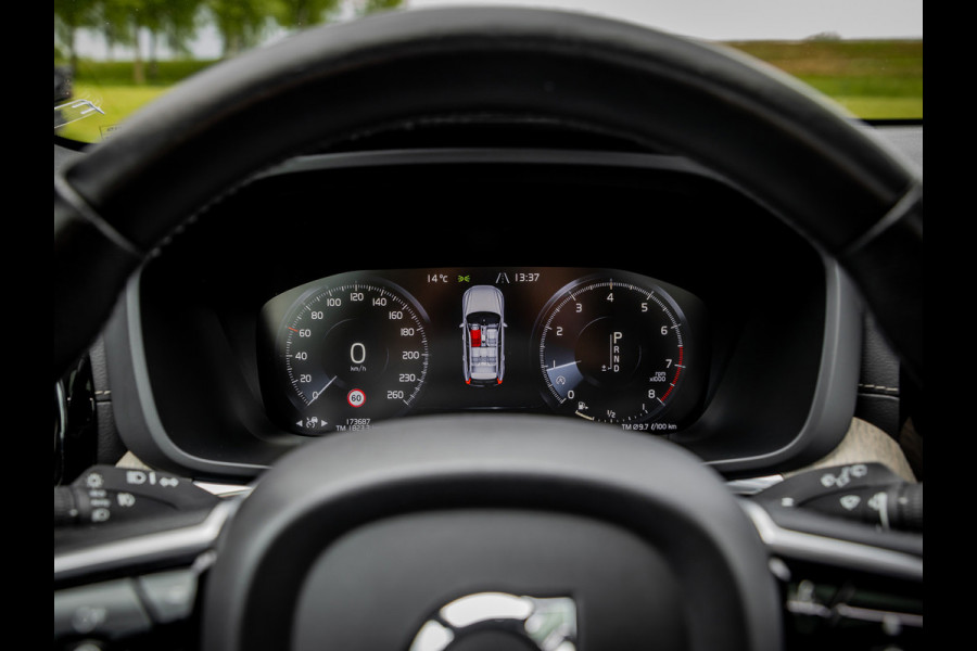 Volvo XC60 2.0 T5 AWD Inscription | Panoramadak | Trekhaak | Luchtvering