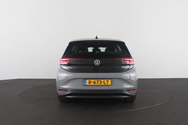 Volkswagen ID.3 First 58 kWh > SOH 91%/Trekhaak/Moonstone Grey/19 inch