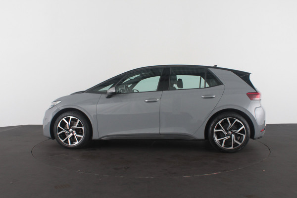 Volkswagen ID.3 First 58 kWh > SOH 91%/Trekhaak/Moonstone Grey/19 inch