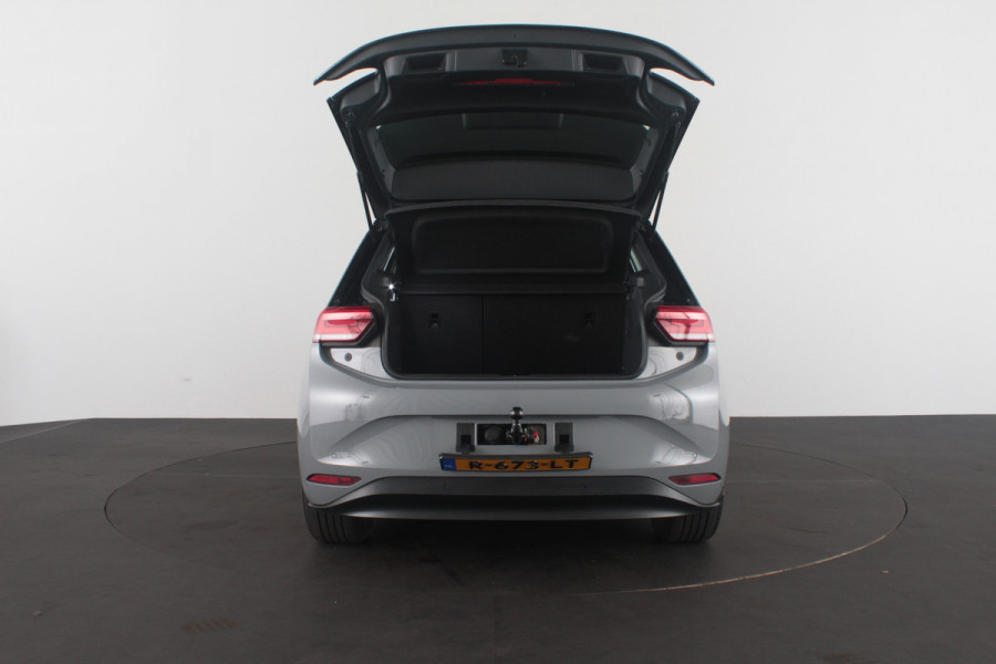 Volkswagen ID.3 First 58 kWh > SOH 91%/Trekhaak/Moonstone Grey/19 inch