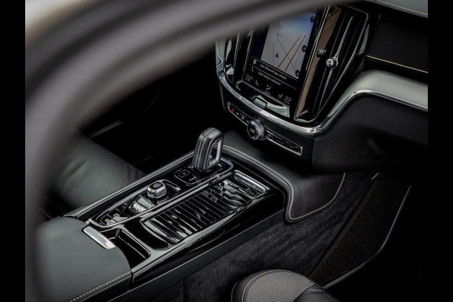 Volvo S60 2.0 T8 AWD Twin Engine Polestar Engineered |Panoramadak|Head-Up|Trekhaak