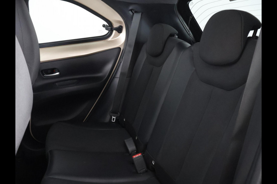Toyota Aygo X 1.0 VVT-i S-CVT Envy Automaat | Keyless Entry & Start | Navigatie | Camera