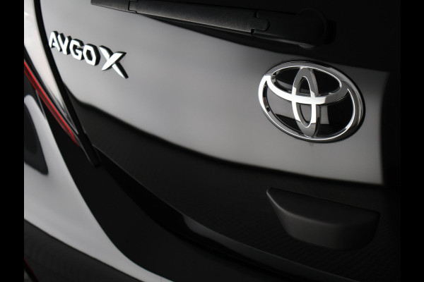 Toyota Aygo X 1.0 VVT-i S-CVT Envy Automaat | Keyless Entry & Start | Navigatie | Camera