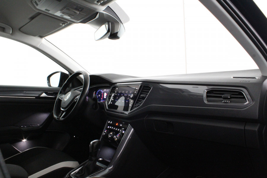 Volkswagen T-Roc 1.5 TSI Sport > Camera/Trekhaak/Winterpakket