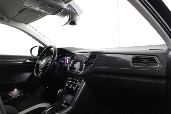 Volkswagen T-Roc 1.5 TSI Sport > Camera/Trekhaak/Winterpakket