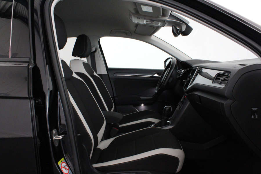 Volkswagen T-Roc 1.5 TSI Sport > Camera/Trekhaak/Winterpakket