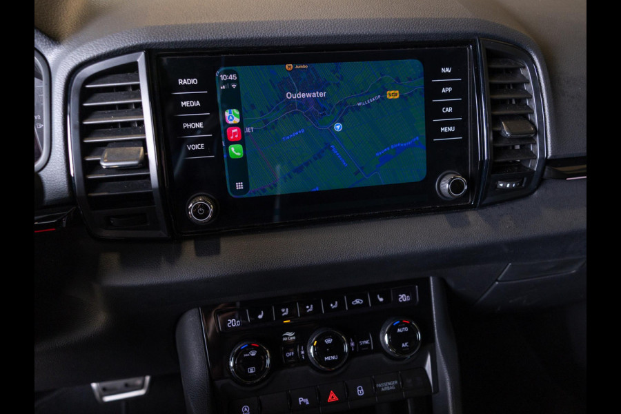 Škoda Karoq 1.5 TSI ACT Sportline Business / 150pk / Stoelverwarming voor en achter / Achteruitrij camera /