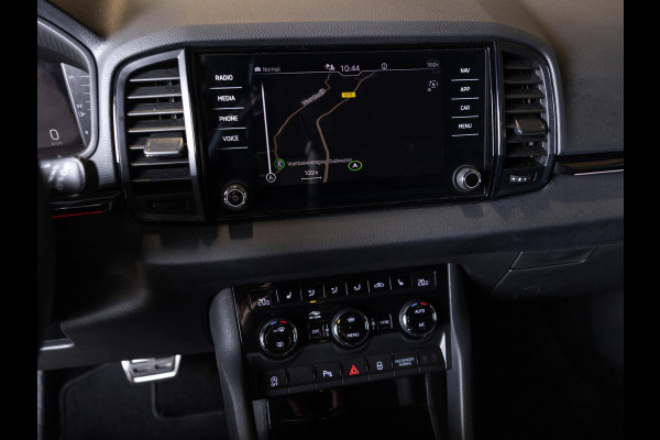 Škoda Karoq 1.5 TSI ACT Sportline Business / 150pk / Stoelverwarming voor en achter / Achteruitrij camera /