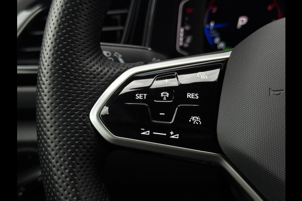 Volkswagen T-Roc 1.5 TSI 3 x R-Line | LED | Stoelverwarming | Carplay | Adaptive Cruise | Dode hoek detectie | Black Pakket |