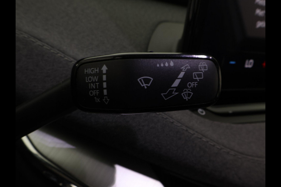 Škoda Enyaq iV 60 BLACKSTYLE SOH ACCU 91 %!! GARANTIE 8-2031* . PARKEERSENSOREN ACHTER . APPLE CARPLAY & ANDRIOD AUTO . CRUISE CONTROL .