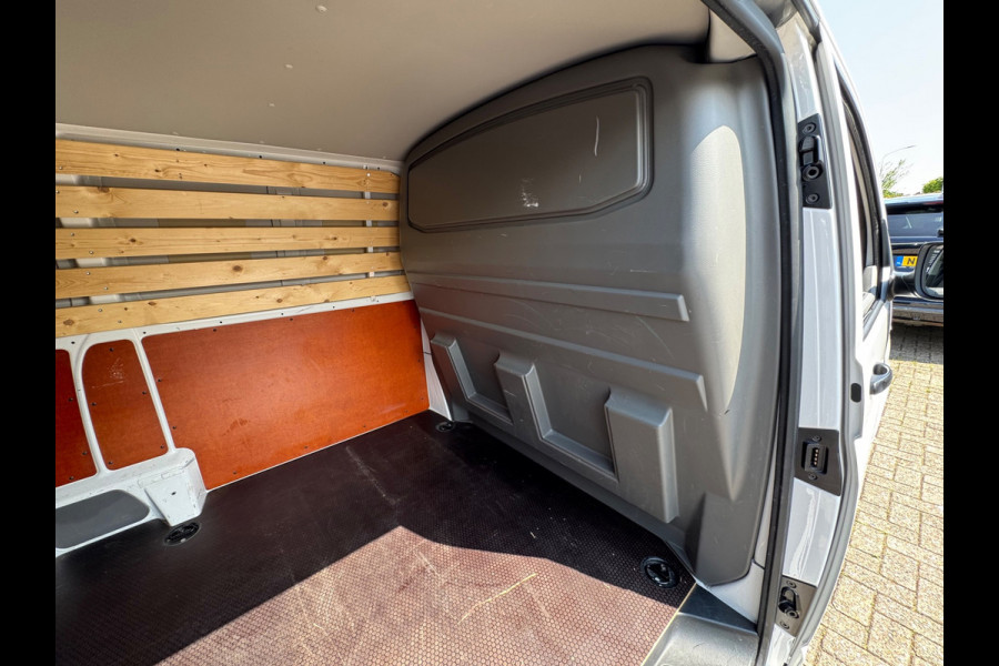 Volkswagen Transporter 2.0 TDI L2H1 28 Comfortline NAP BTW