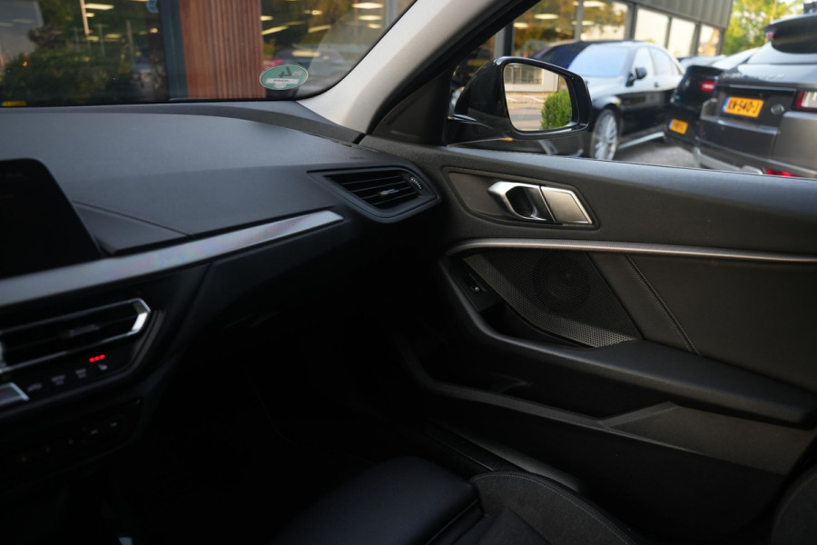 BMW 1-serie 118i Executive Edition Sport stoel stuur verwarming Led