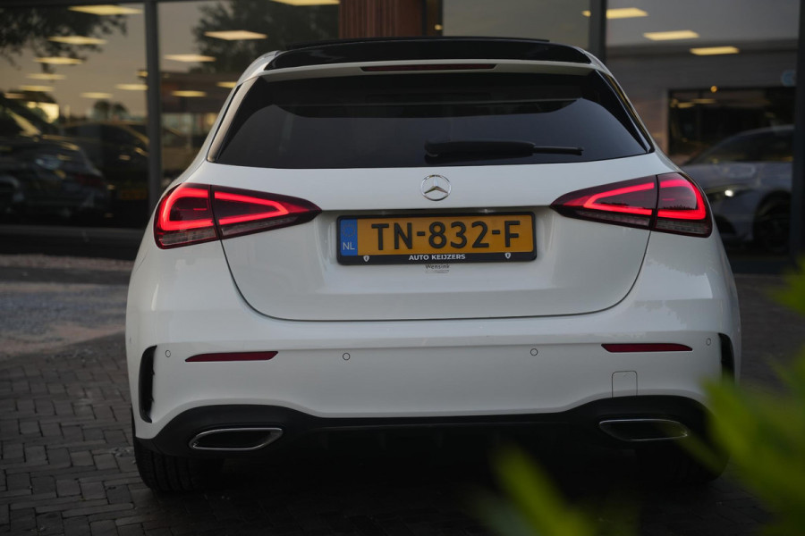 Mercedes-Benz A-Klasse 200 Launch Edition Premium Plus AMG panoramadak AMBIENT Apple Carplay Brake assist Camera Multimedia Getint glas 19"L.M. Cruise Navi