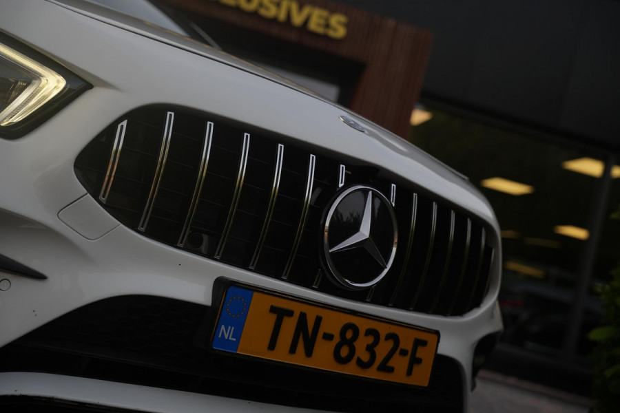 Mercedes-Benz A-Klasse 200 Launch Edition Premium Plus AMG panoramadak AMBIENT Apple Carplay Brake assist Camera Multimedia Getint glas 19"L.M. Cruise Navi